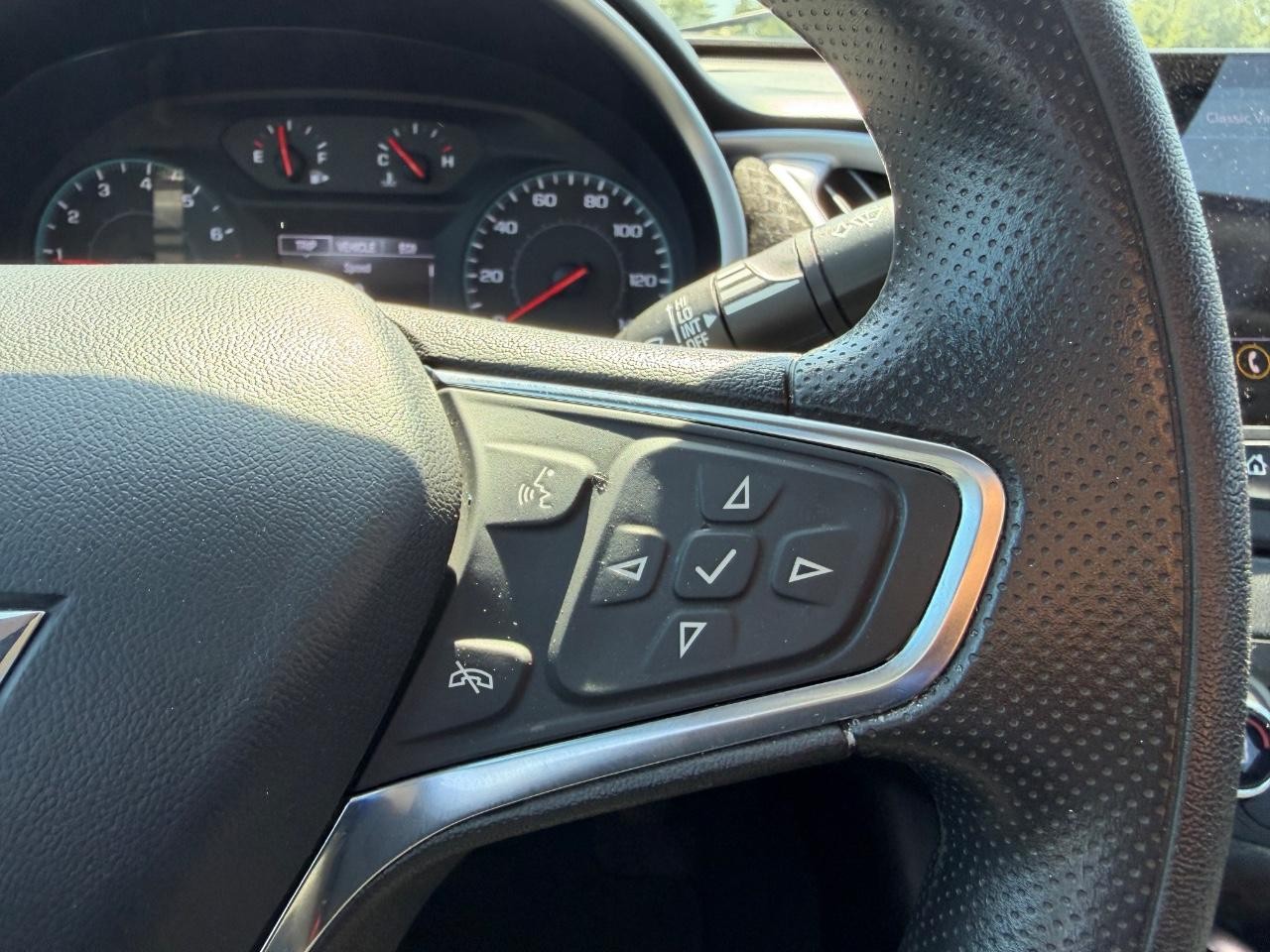 Chevrolet Malibu Vehicle Full-screen Gallery Image 14