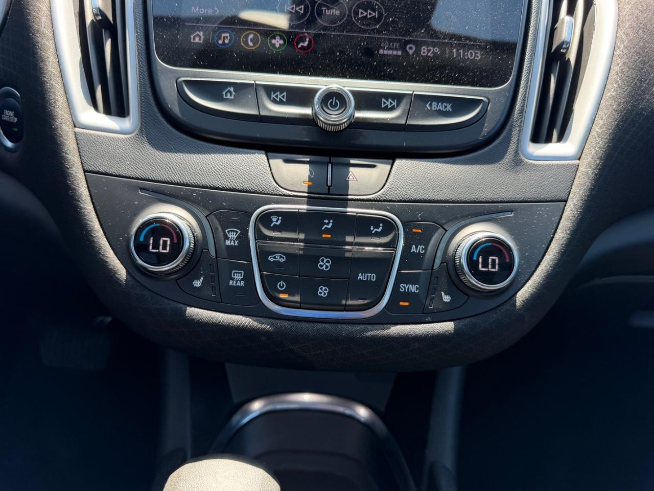 Chevrolet Malibu Vehicle Full-screen Gallery Image 16