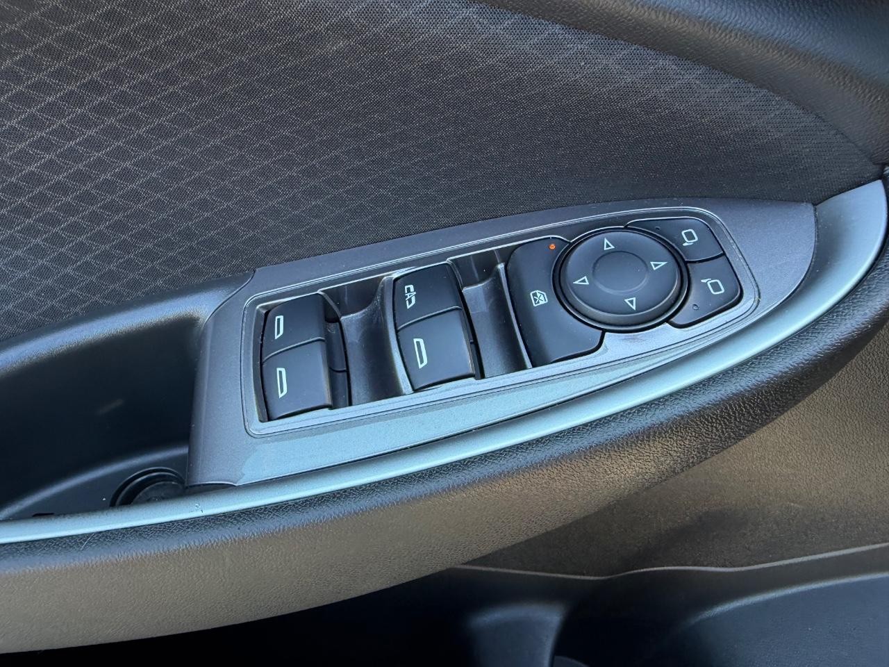 Chevrolet Malibu Vehicle Full-screen Gallery Image 19