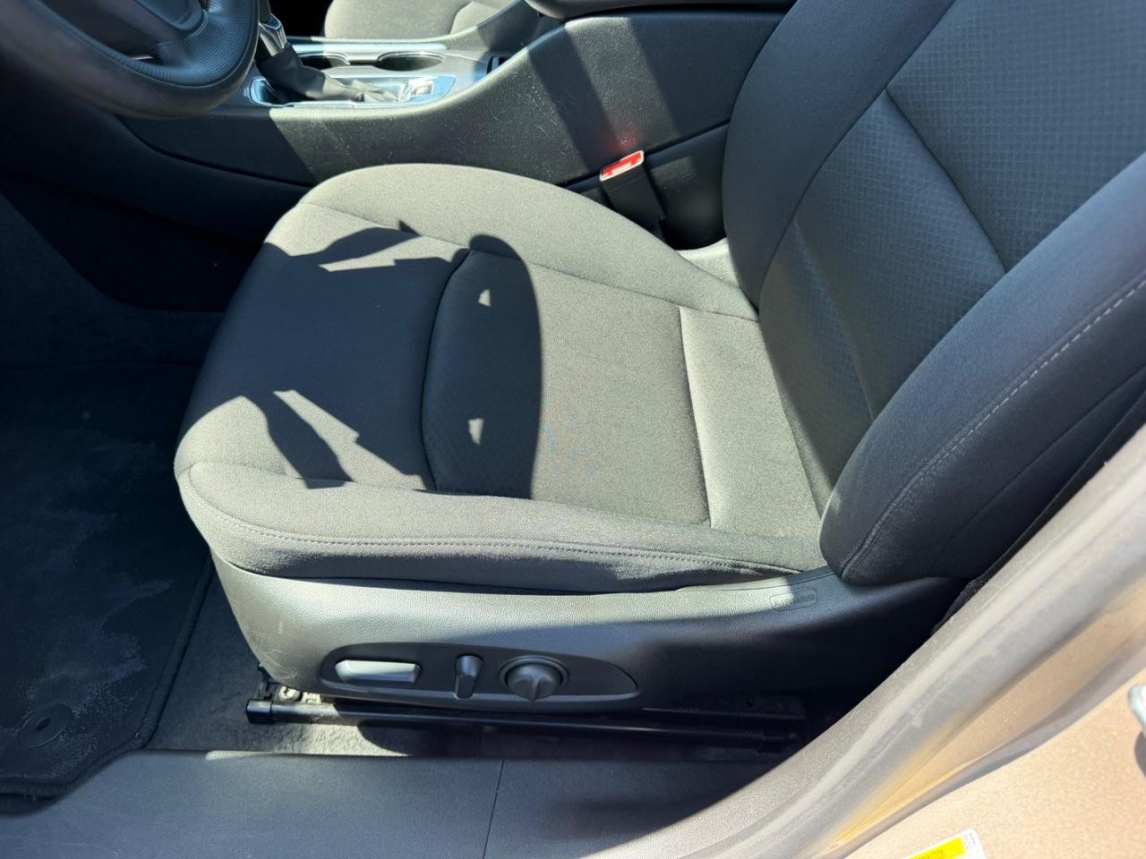 Chevrolet Malibu Vehicle Full-screen Gallery Image 20