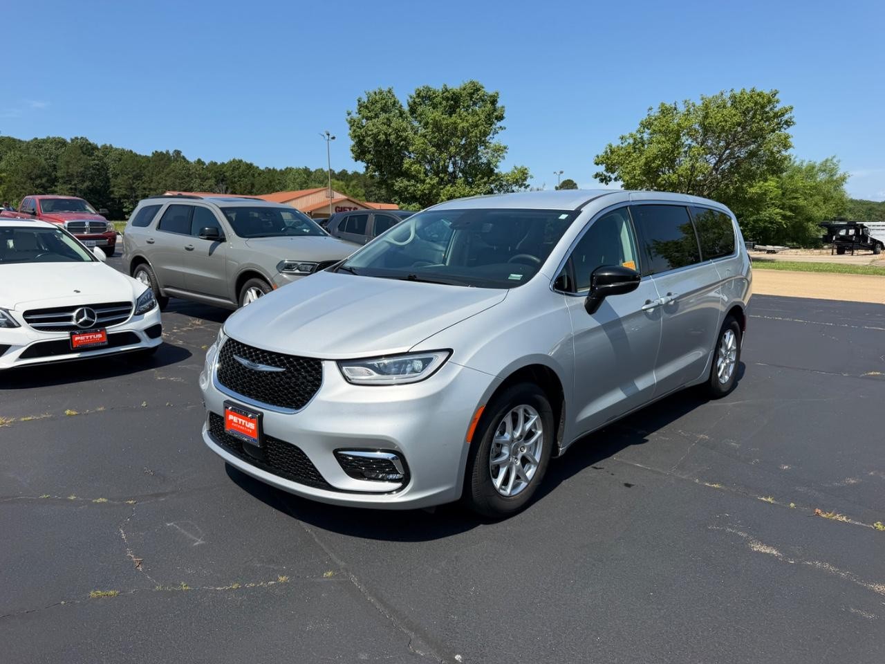 Chrysler Pacifica Vehicle Full-screen Gallery Image 08