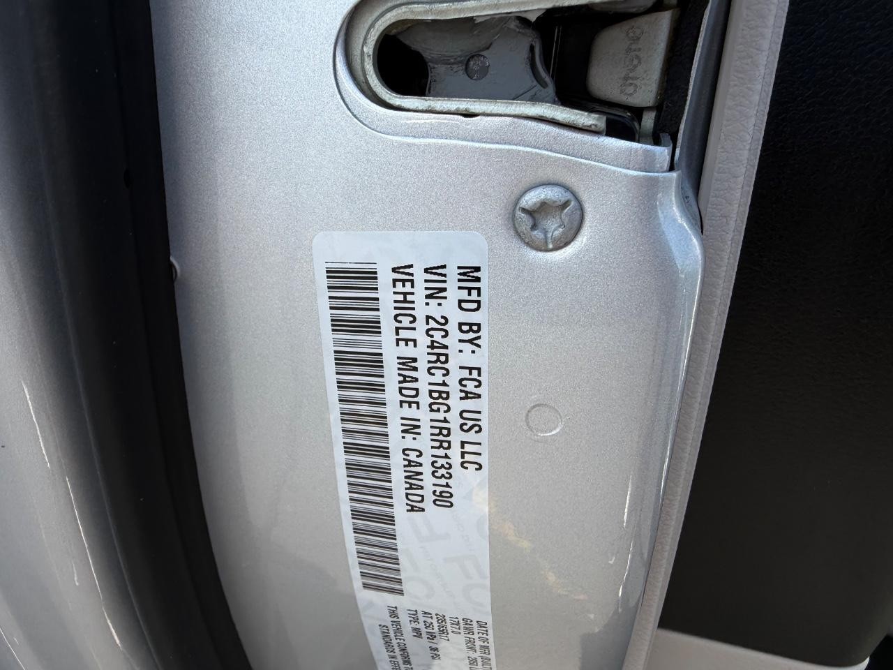 Chrysler Pacifica Vehicle Full-screen Gallery Image 26