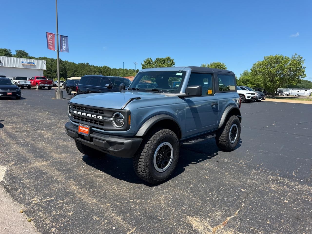 Ford Bronco Vehicle Full-screen Gallery Image 07