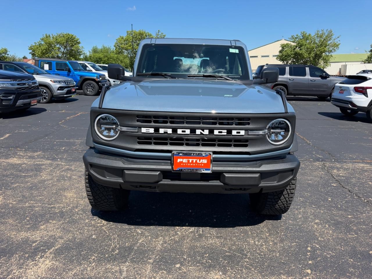 Ford Bronco Vehicle Full-screen Gallery Image 08