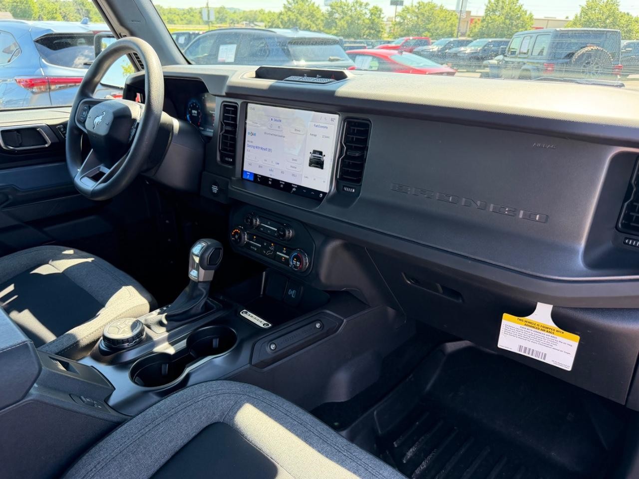 Ford Bronco Vehicle Full-screen Gallery Image 10
