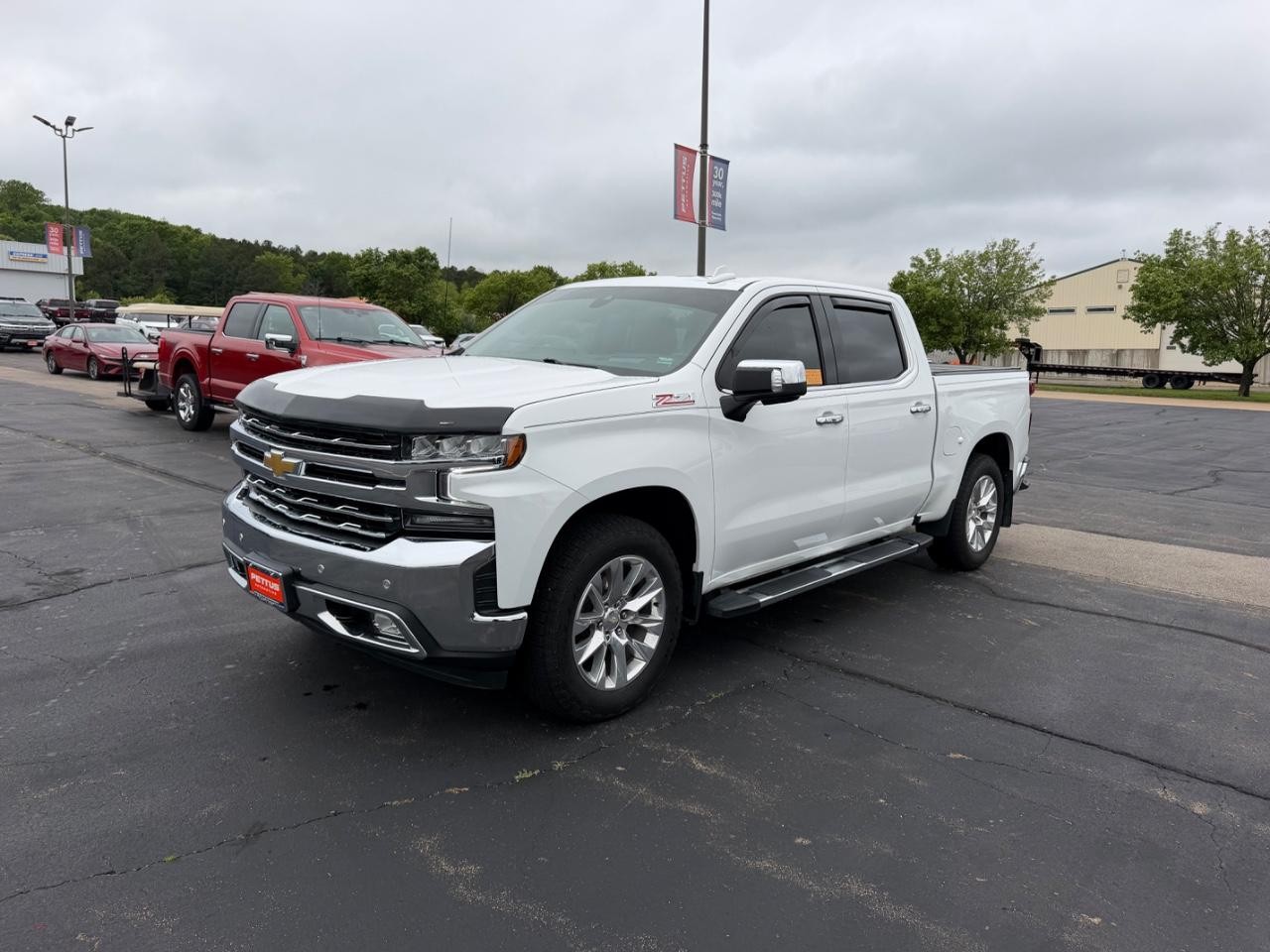 Chevrolet Silverado 1500 LTD Vehicle Full-screen Gallery Image 07