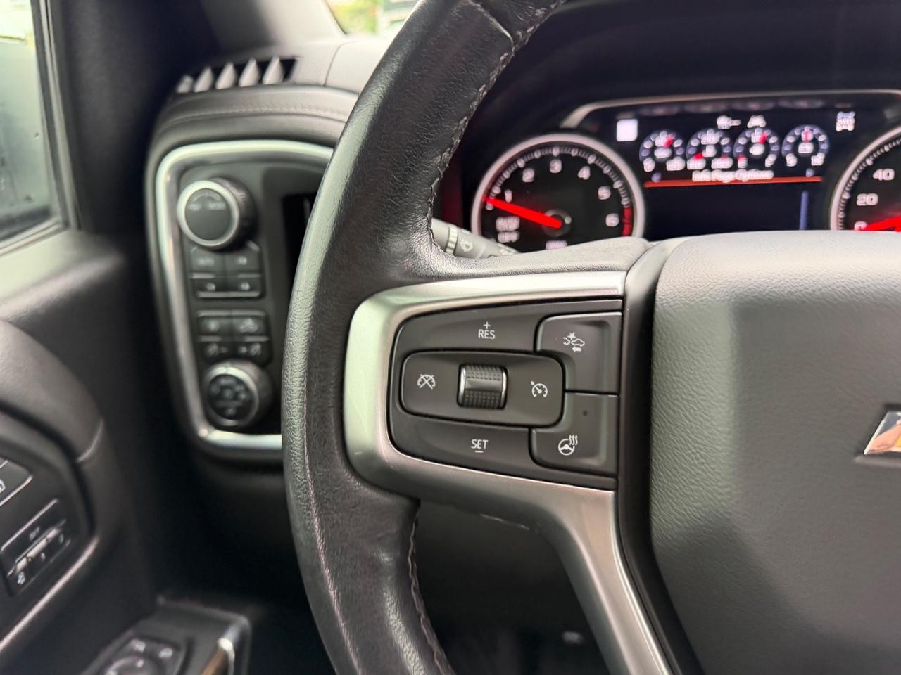 Chevrolet Silverado 1500 LTD Vehicle Full-screen Gallery Image 13