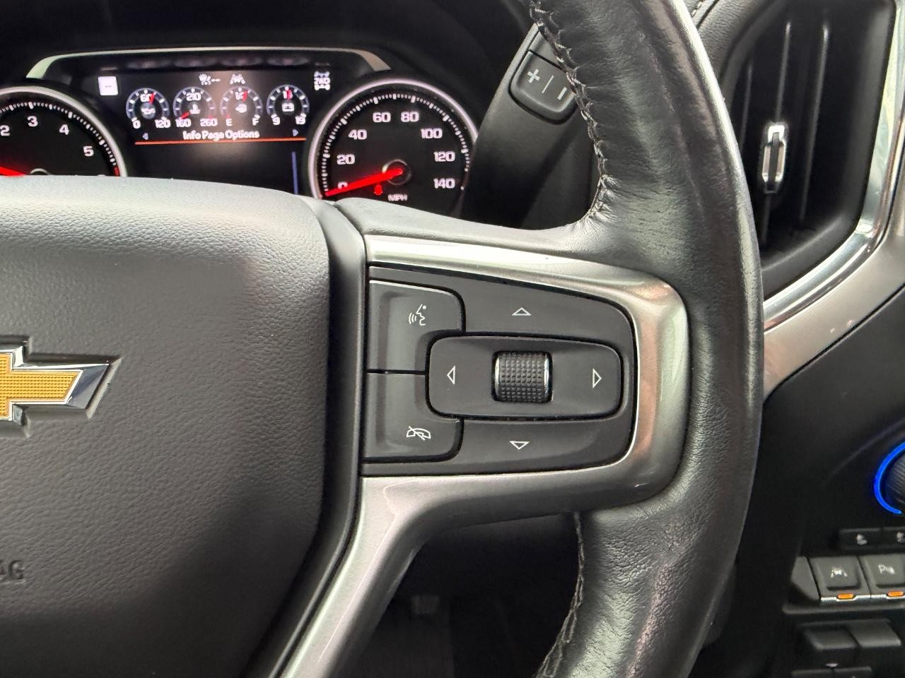 Chevrolet Silverado 1500 LTD Vehicle Full-screen Gallery Image 14