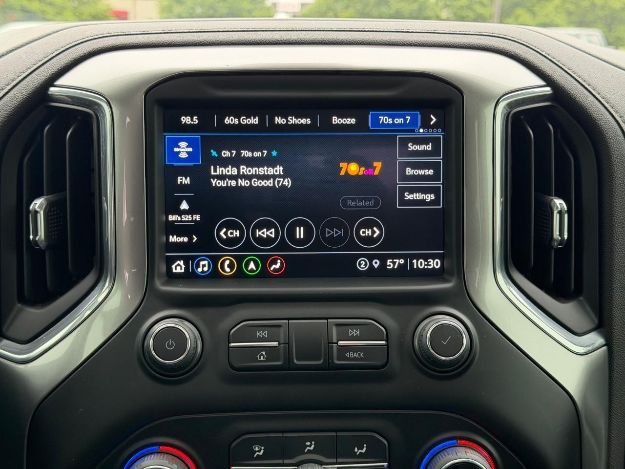Chevrolet Silverado 1500 LTD Vehicle Full-screen Gallery Image 15