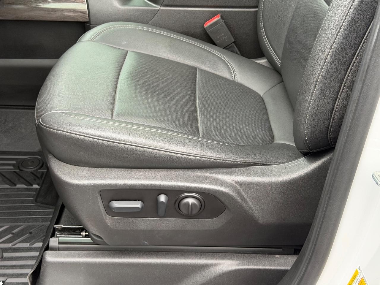 Chevrolet Silverado 1500 LTD Vehicle Full-screen Gallery Image 20