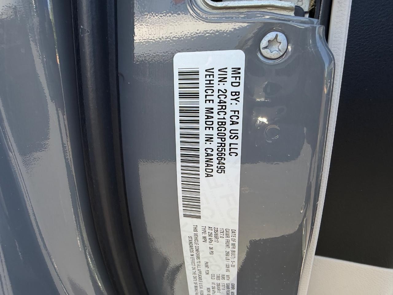 Chrysler Pacifica Vehicle Full-screen Gallery Image 27