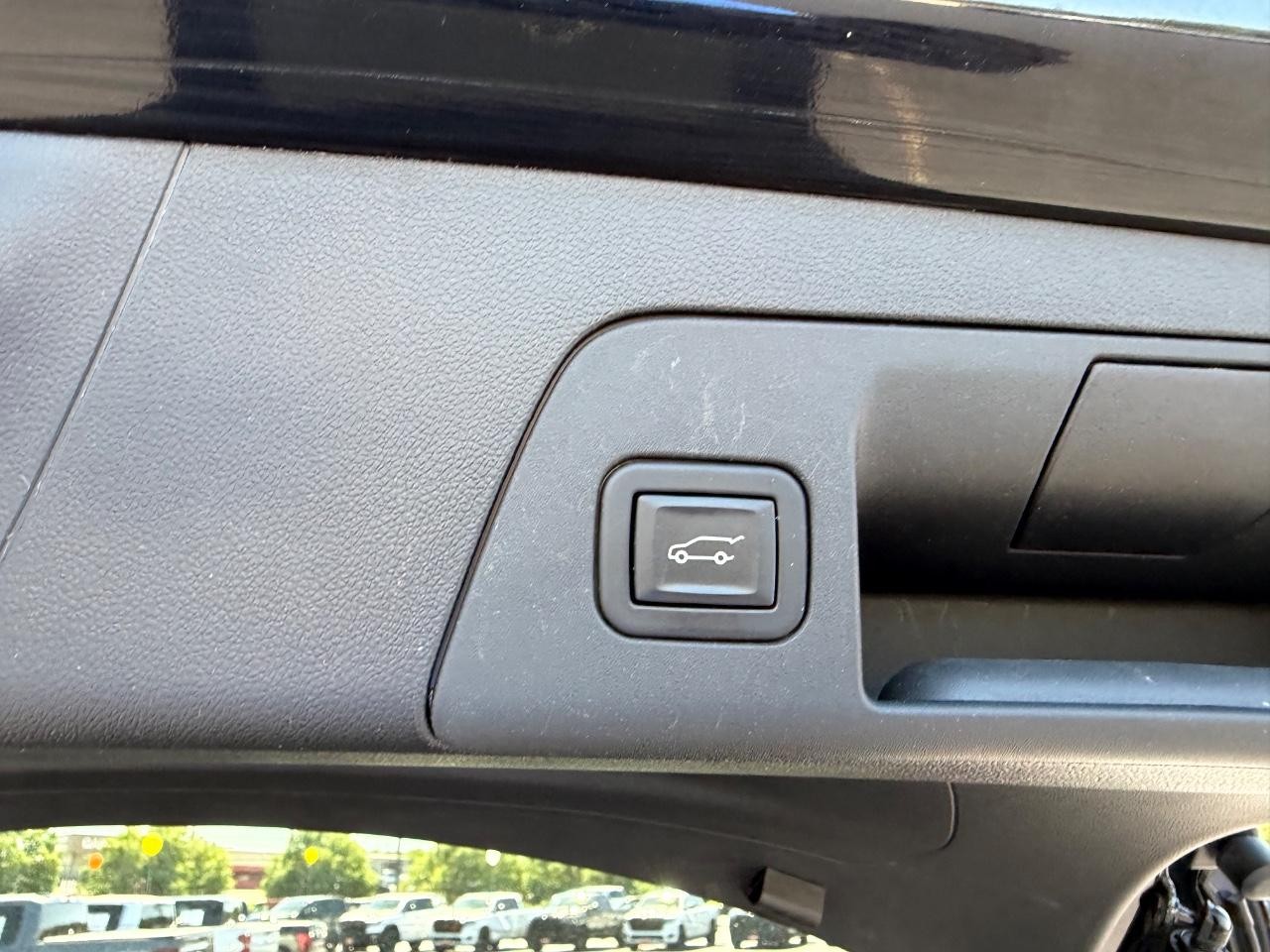 Buick Envision Vehicle Full-screen Gallery Image 06