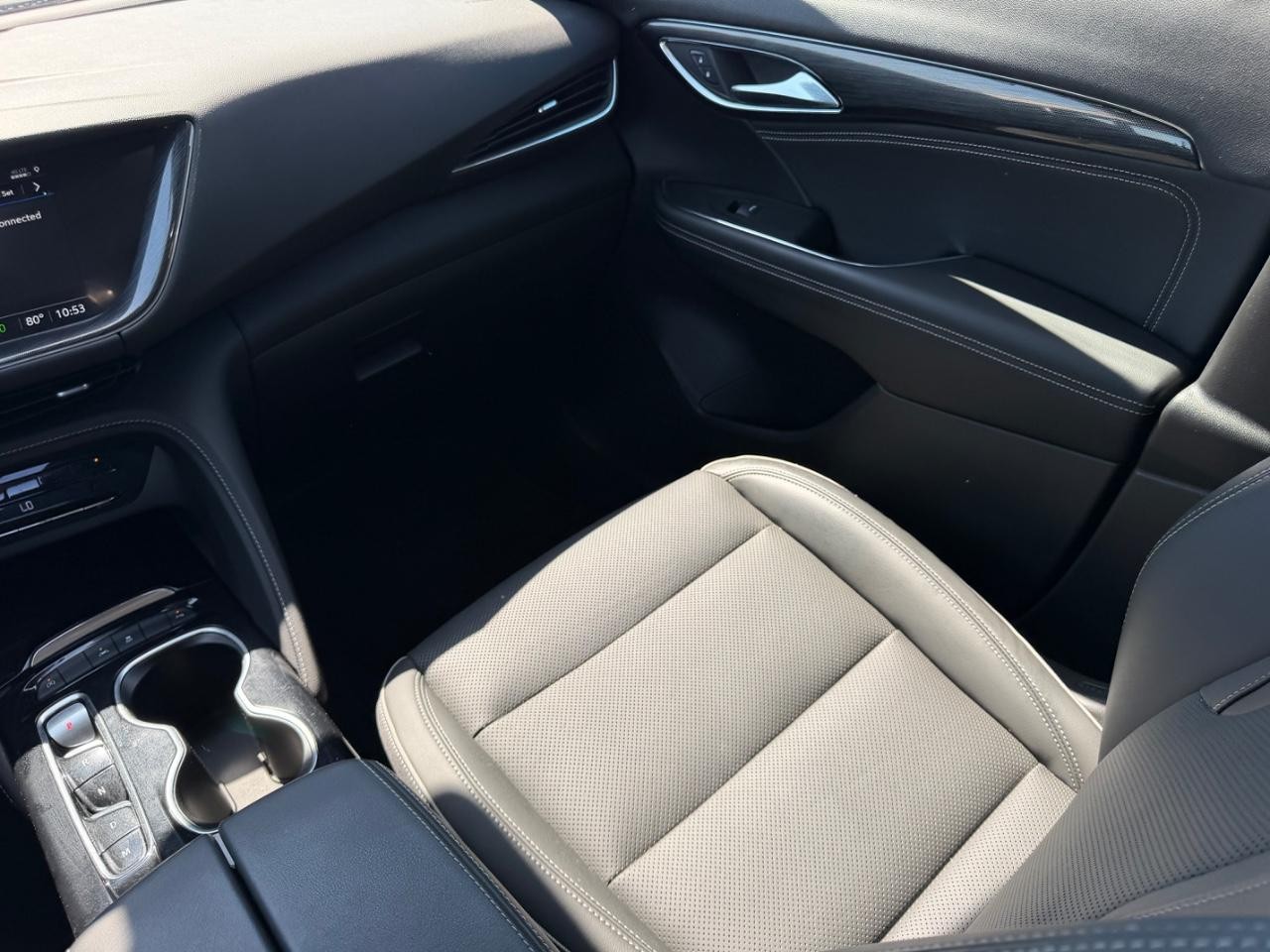 Buick Envision Vehicle Full-screen Gallery Image 18