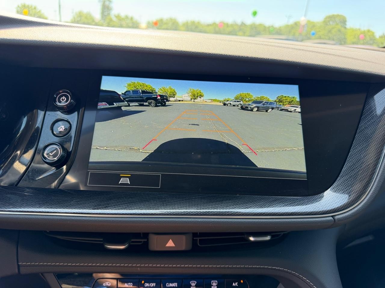 Buick Envision Vehicle Full-screen Gallery Image 23