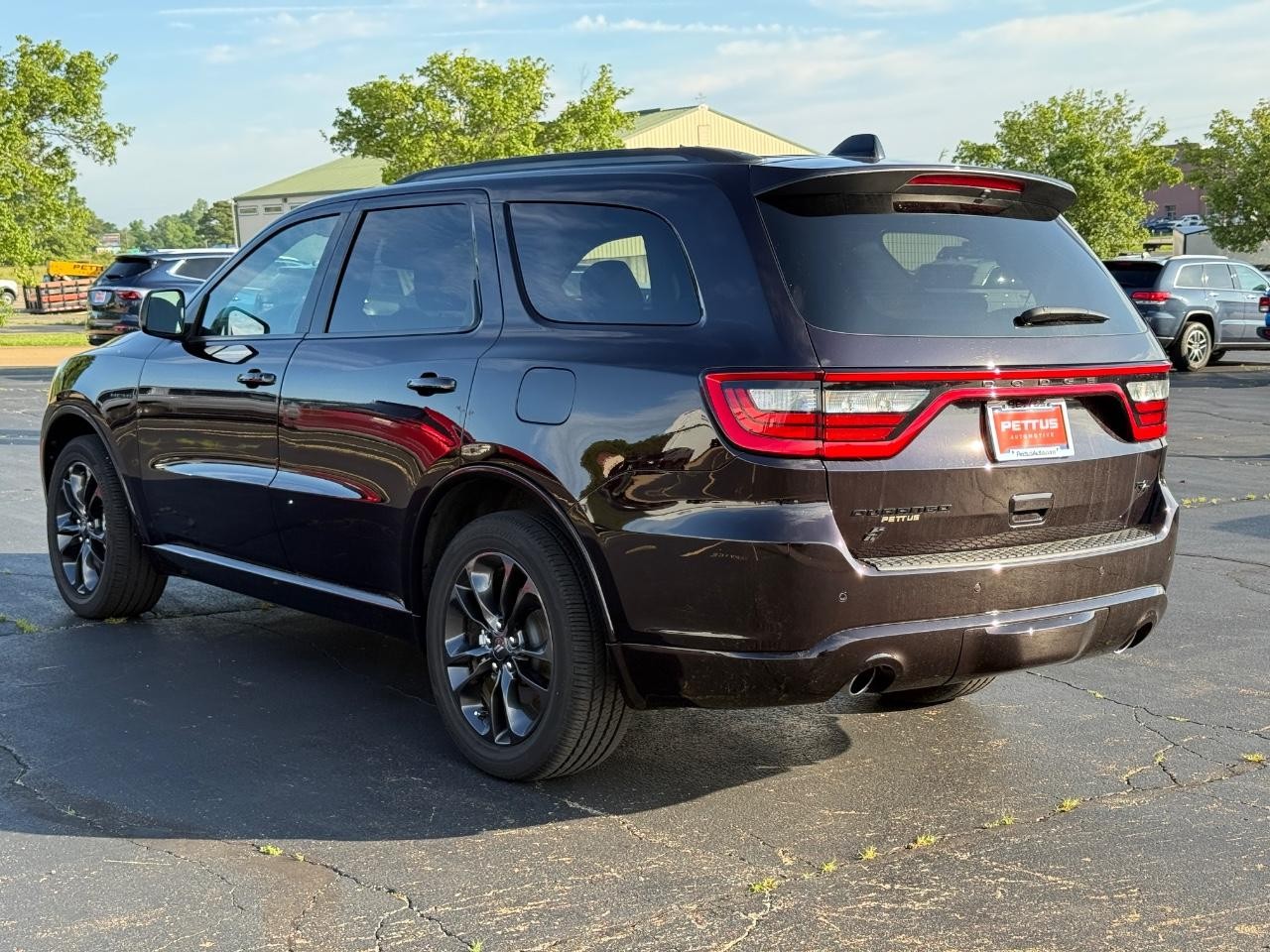 Dodge Durango Vehicle Full-screen Gallery Image 05