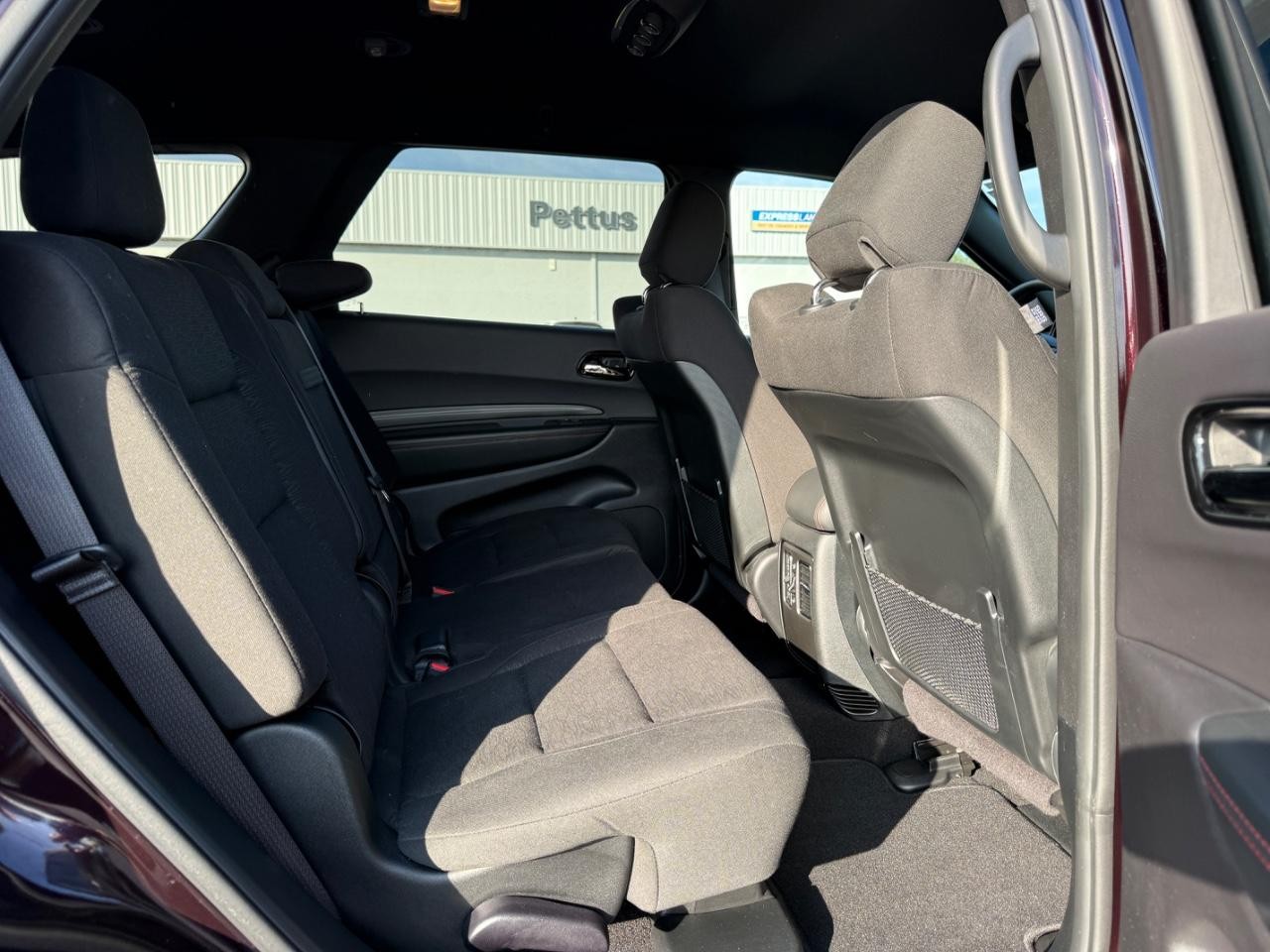 Dodge Durango Vehicle Full-screen Gallery Image 11