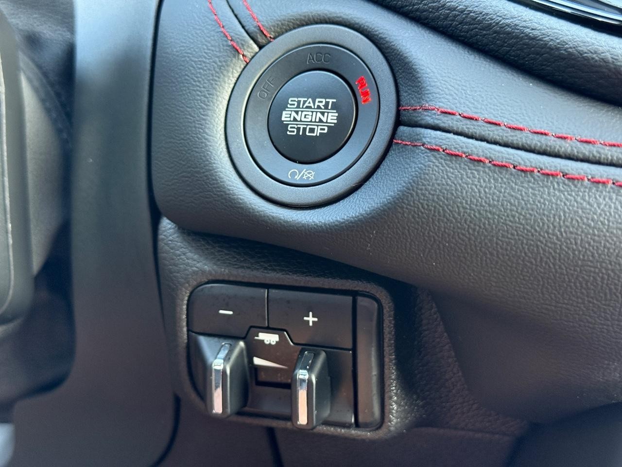 Dodge Durango Vehicle Full-screen Gallery Image 16