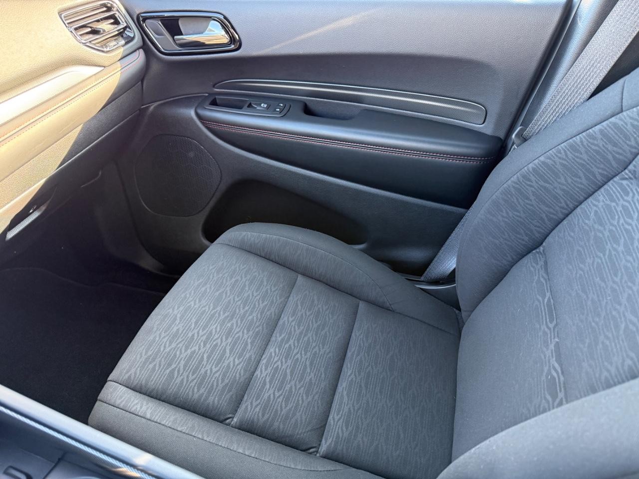 Dodge Durango Vehicle Full-screen Gallery Image 22