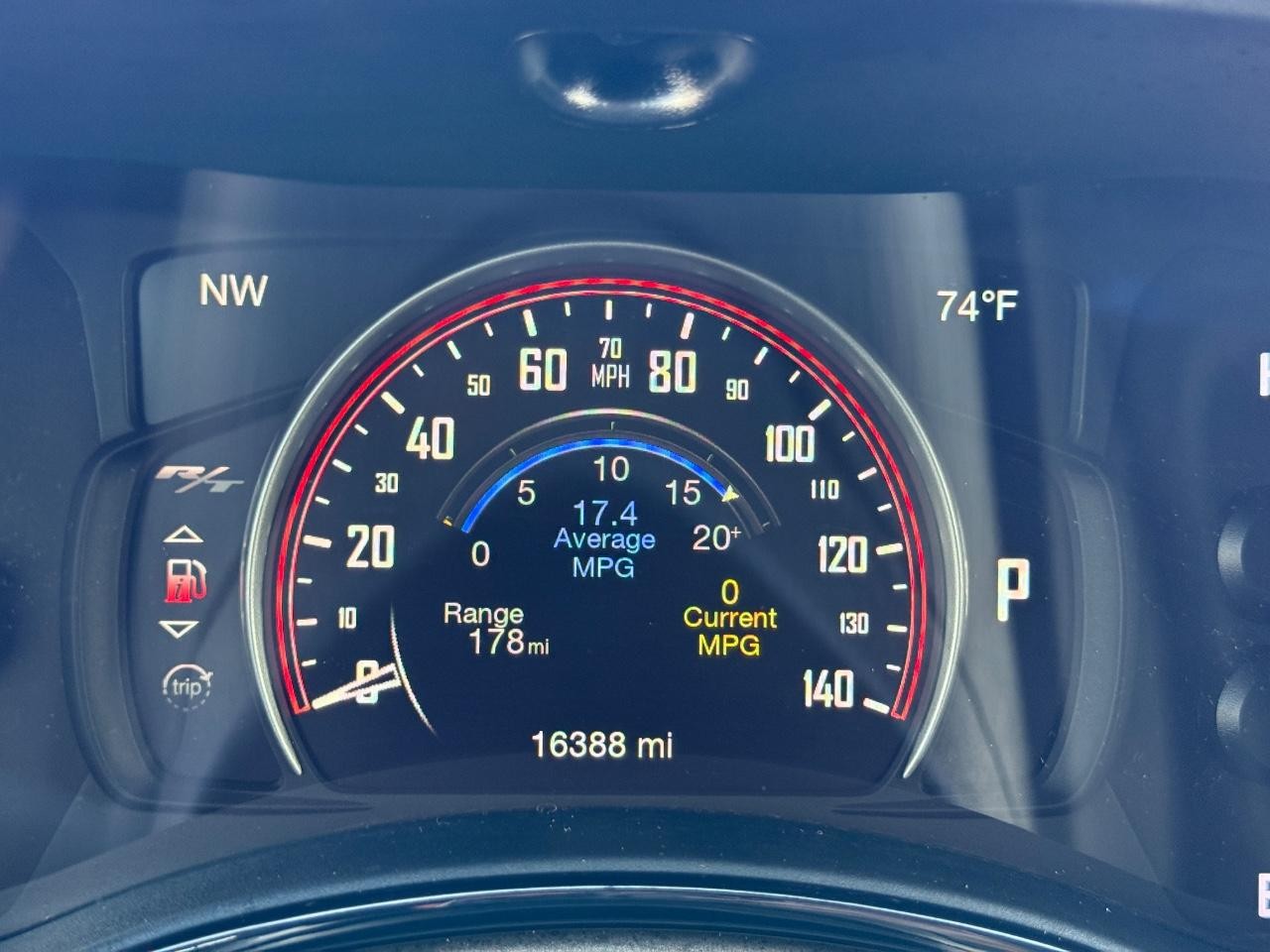 Dodge Durango Vehicle Full-screen Gallery Image 23