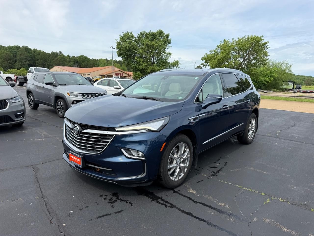 Buick Enclave Vehicle Full-screen Gallery Image 08