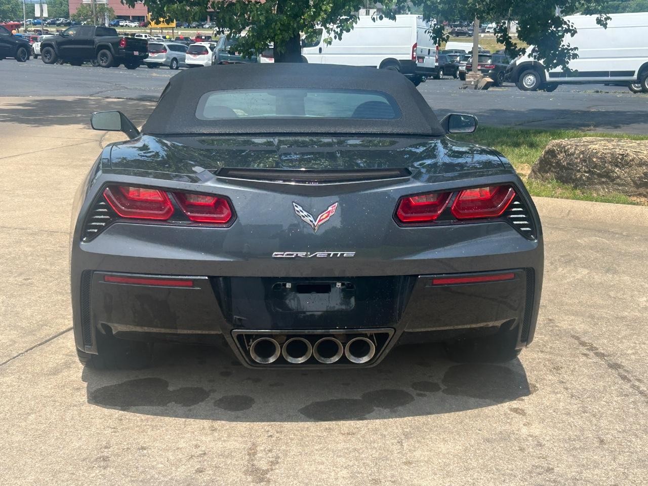 Chevrolet Corvette Stingray Vehicle Full-screen Gallery Image 06