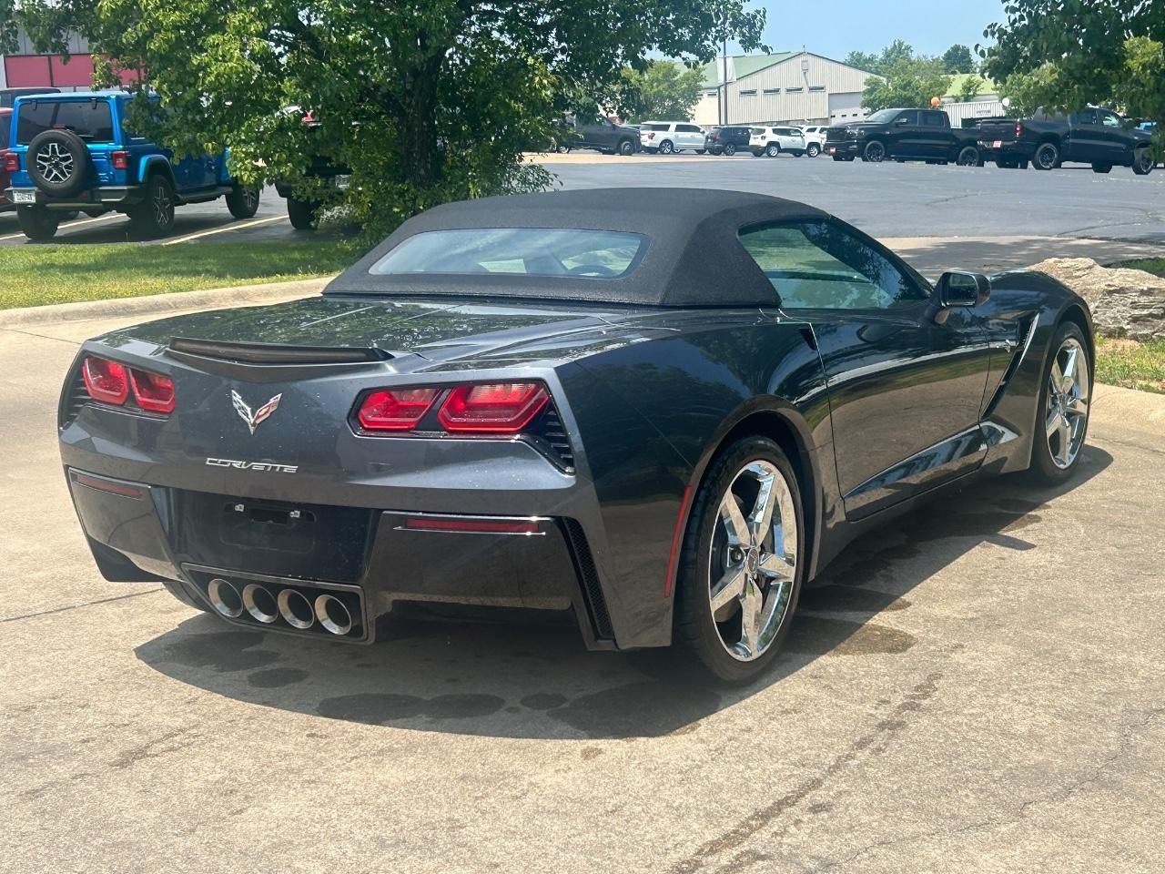 Chevrolet Corvette Stingray Vehicle Full-screen Gallery Image 07
