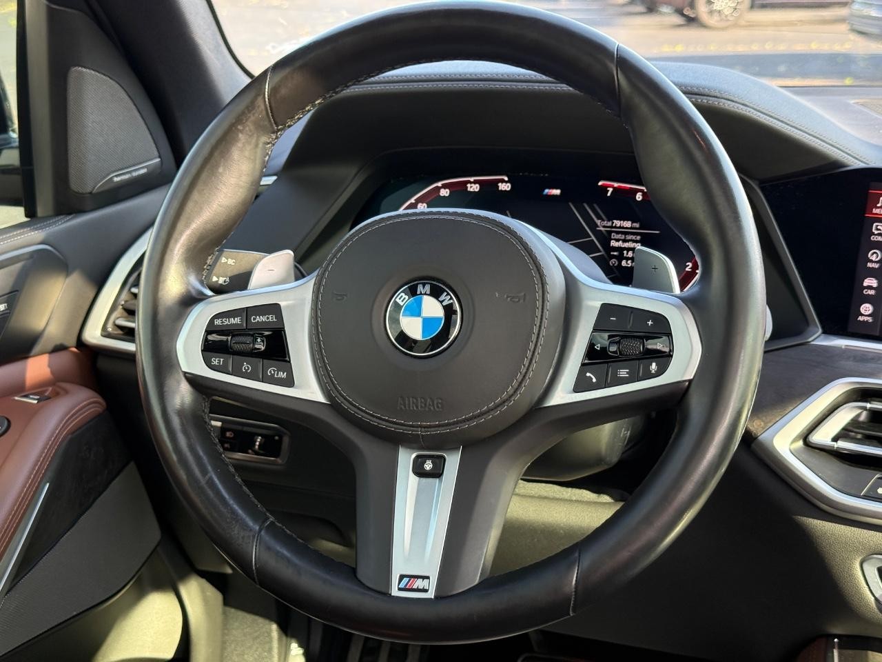 BMW X5 Vehicle Full-screen Gallery Image 14