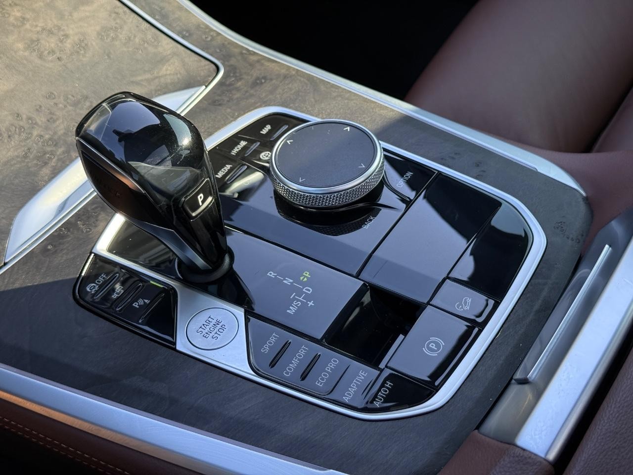 BMW X5 Vehicle Full-screen Gallery Image 20