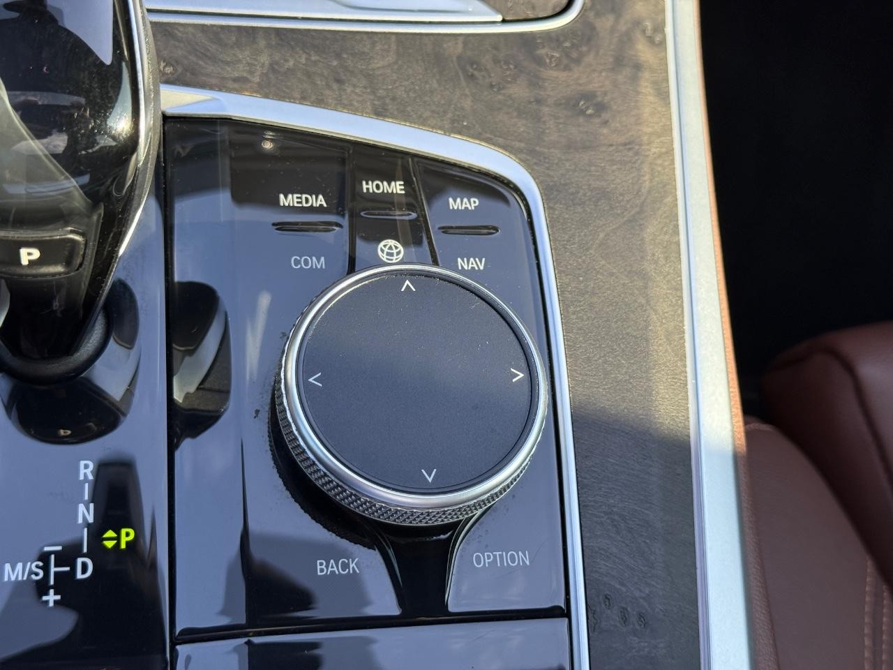BMW X5 Vehicle Full-screen Gallery Image 21