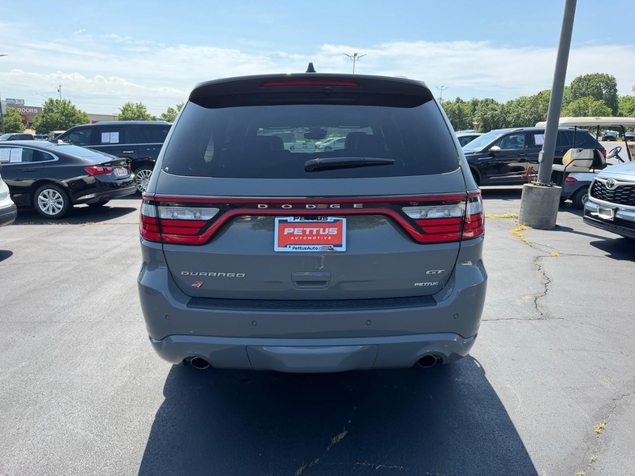 Dodge Durango Vehicle Full-screen Gallery Image 04