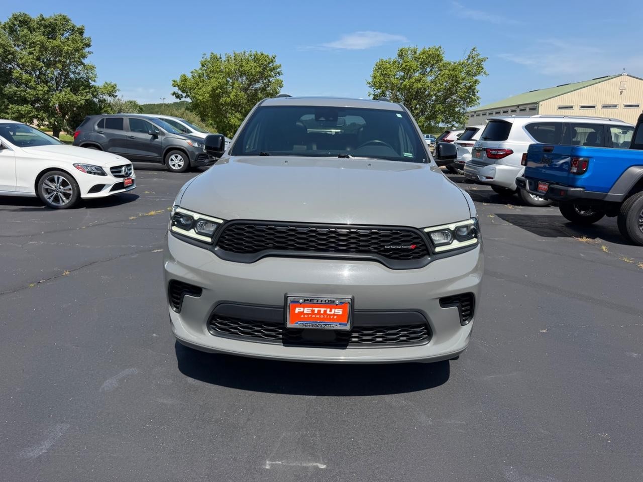 Dodge Durango Vehicle Full-screen Gallery Image 09