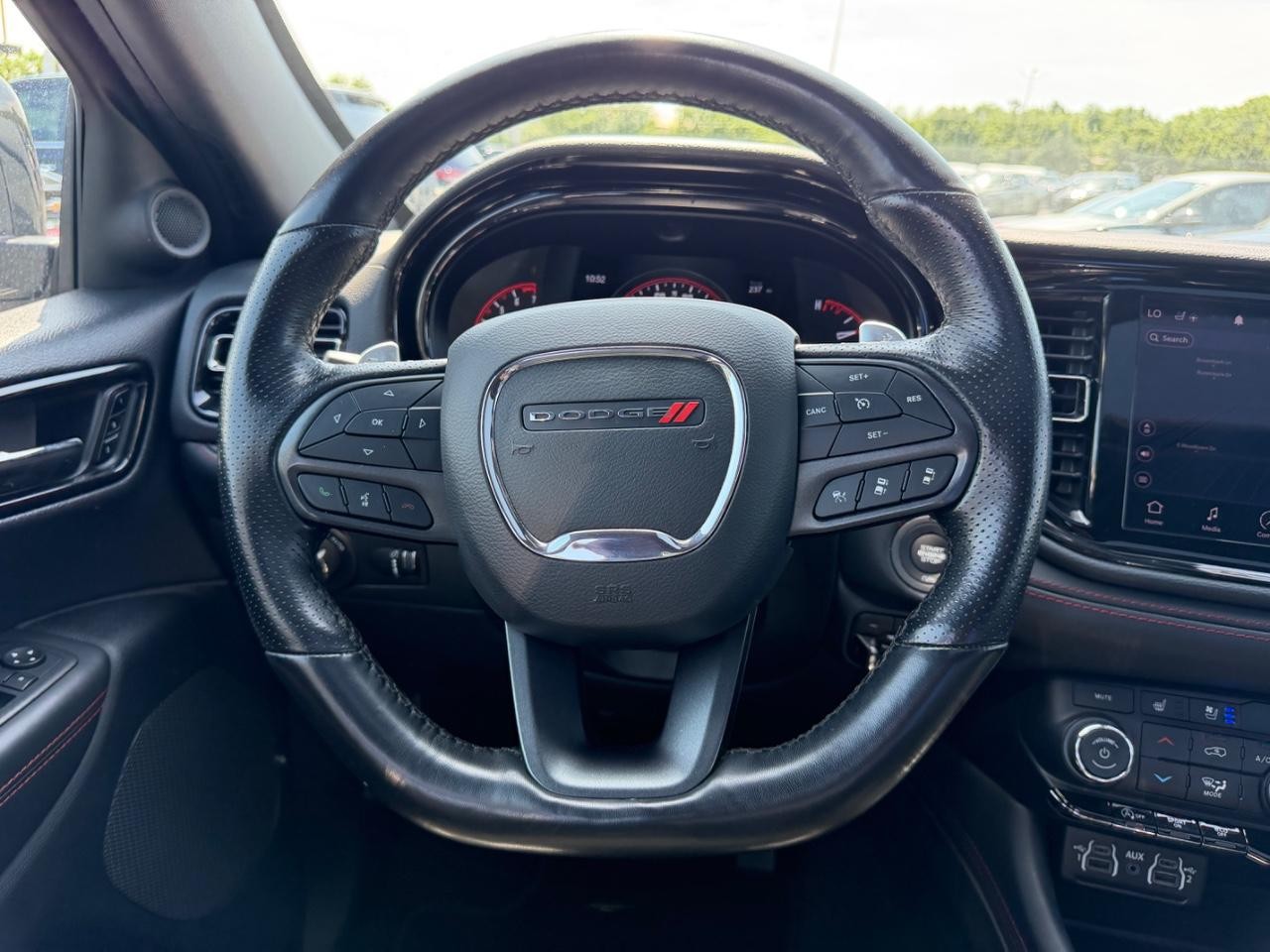 Dodge Durango Vehicle Full-screen Gallery Image 15