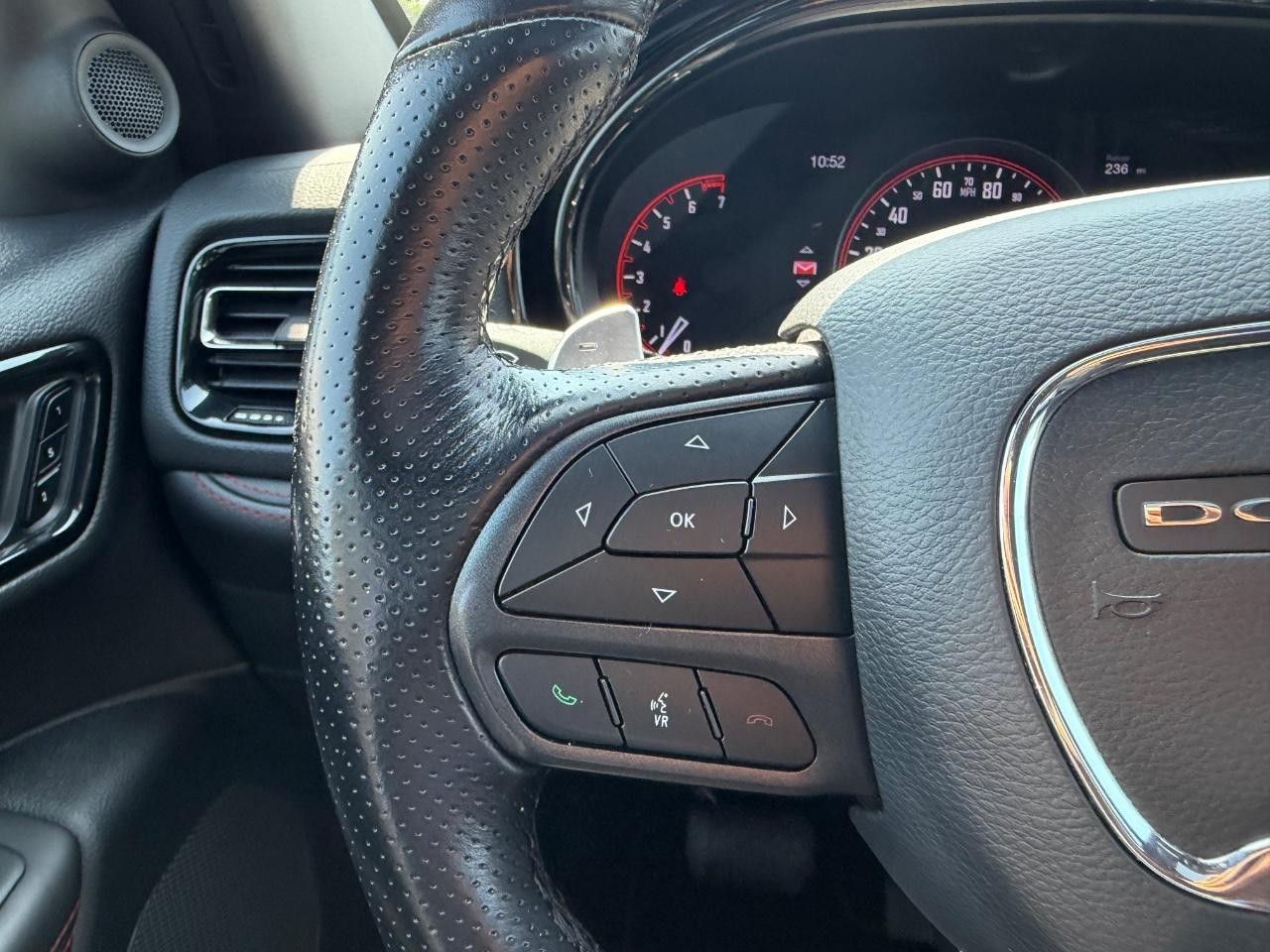 Dodge Durango Vehicle Full-screen Gallery Image 16