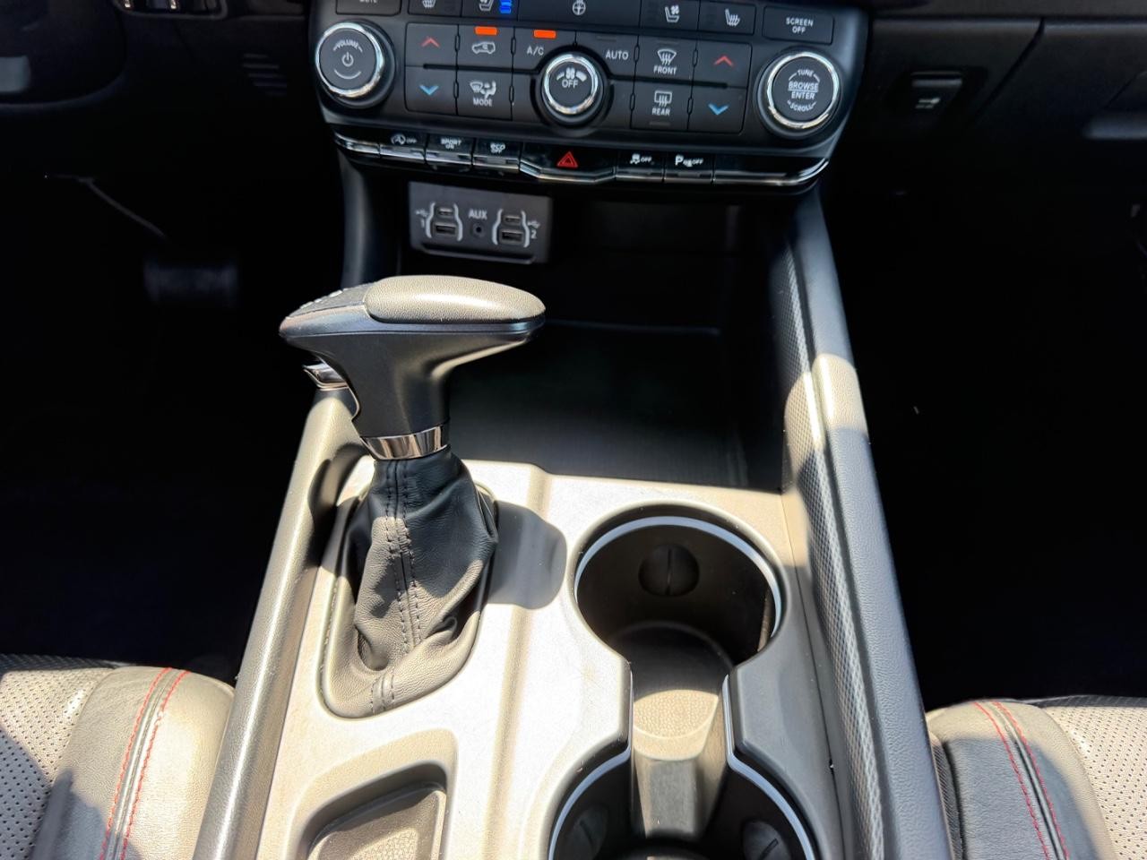 Dodge Durango Vehicle Full-screen Gallery Image 20