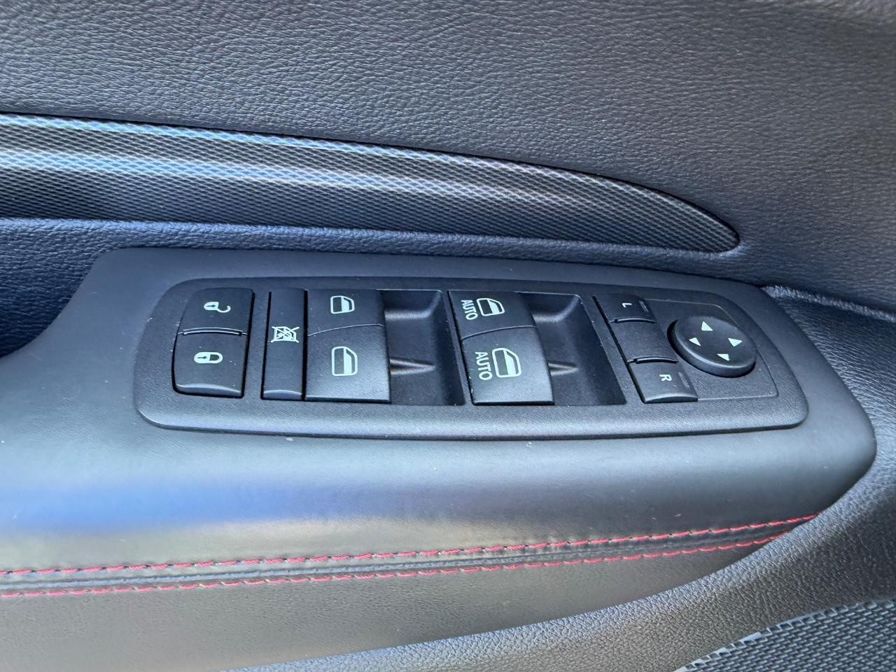 Dodge Durango Vehicle Full-screen Gallery Image 22