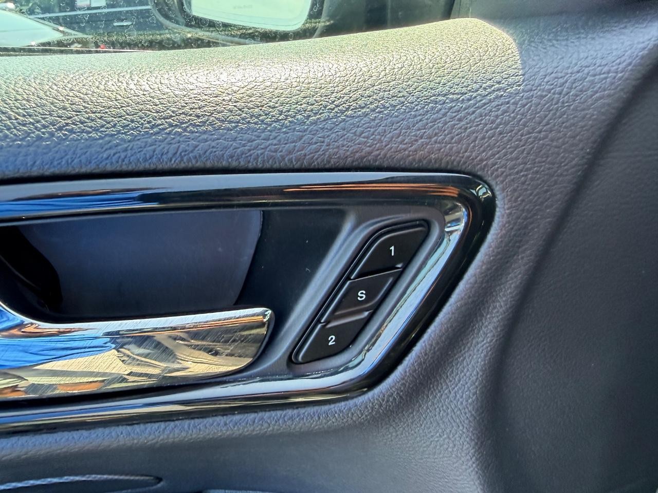 Dodge Durango Vehicle Full-screen Gallery Image 23