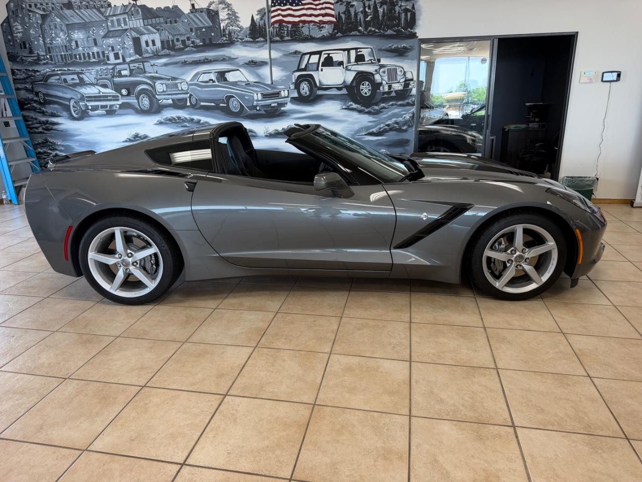 Chevrolet Corvette Vehicle Full-screen Gallery Image 02