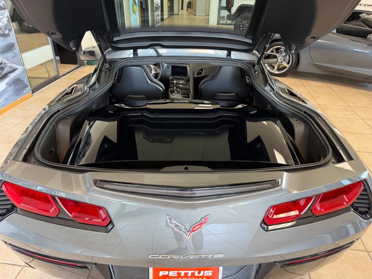 Chevrolet Corvette Vehicle Full-screen Gallery Image 05