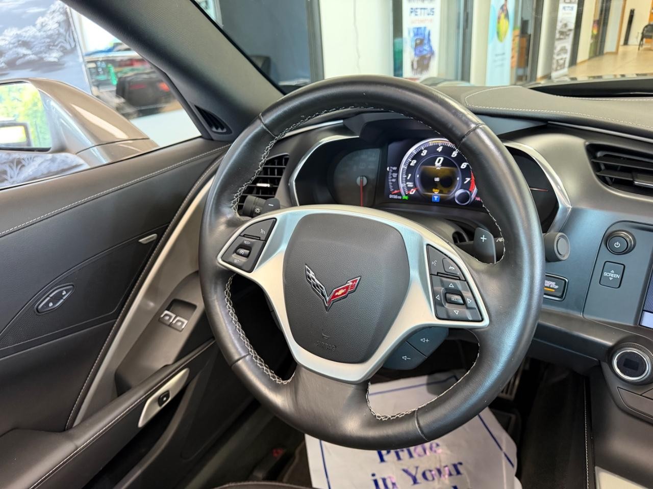 Chevrolet Corvette Vehicle Full-screen Gallery Image 10