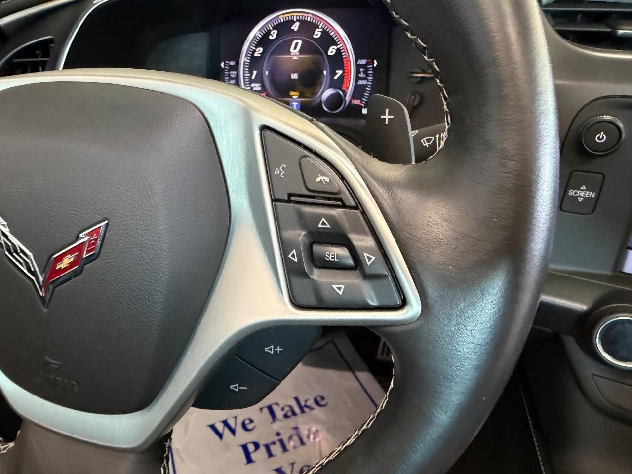Chevrolet Corvette Vehicle Full-screen Gallery Image 12