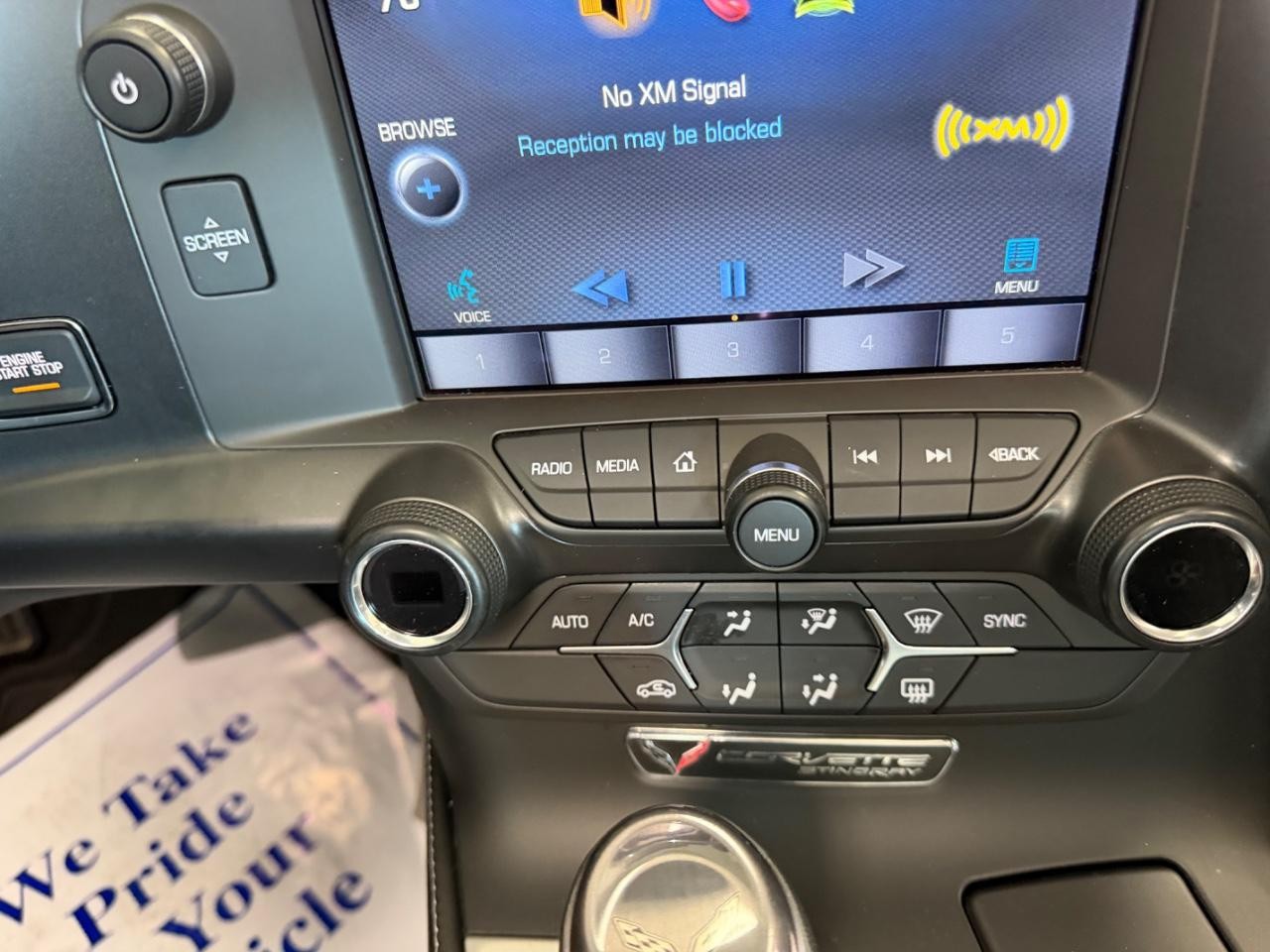 Chevrolet Corvette Vehicle Full-screen Gallery Image 14