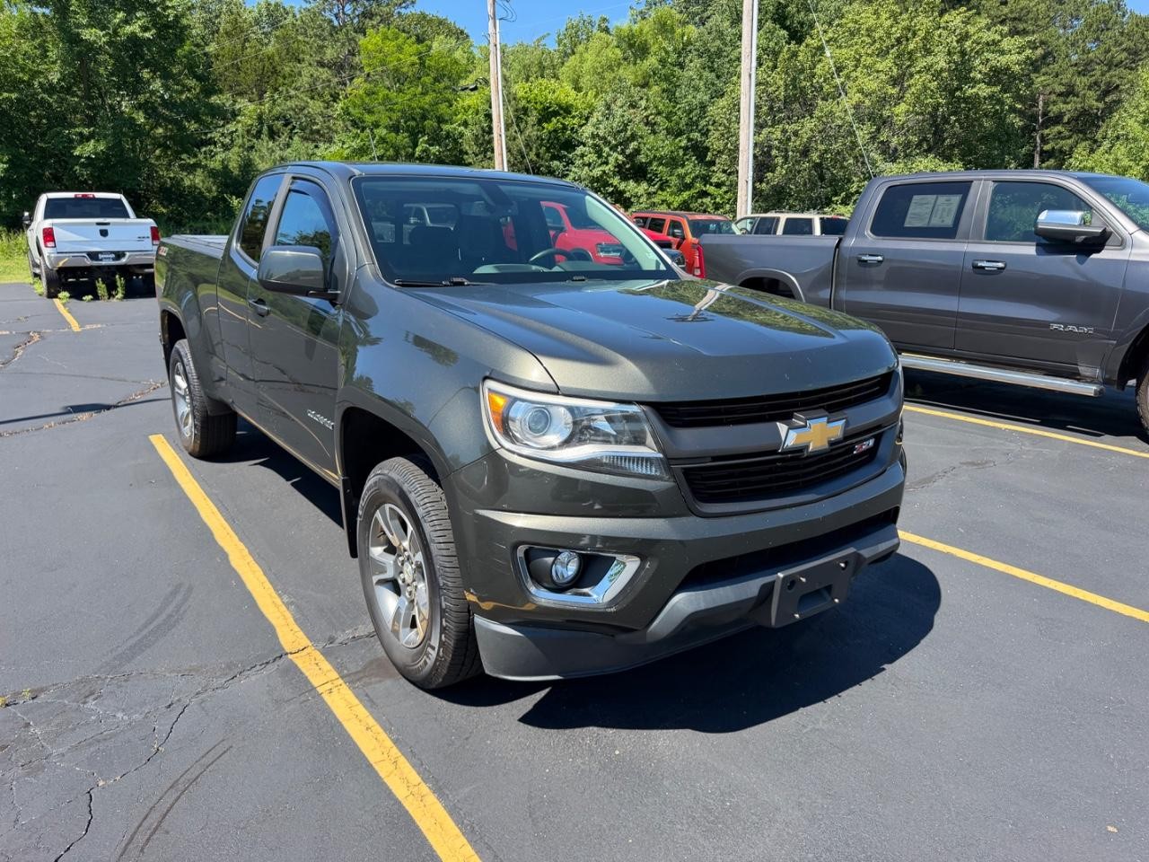 Chevrolet Colorado Vehicle Full-screen Gallery Image 02