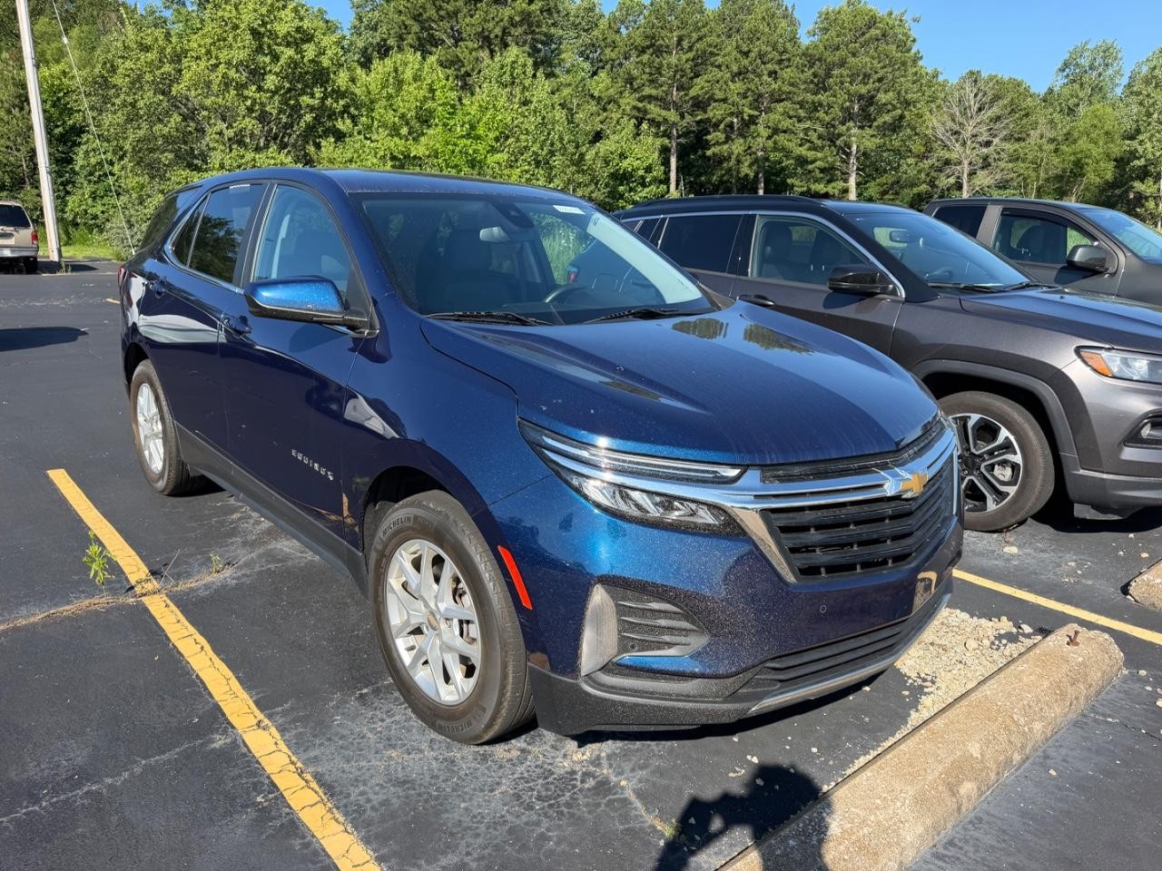 Chevrolet Equinox Vehicle Full-screen Gallery Image 02