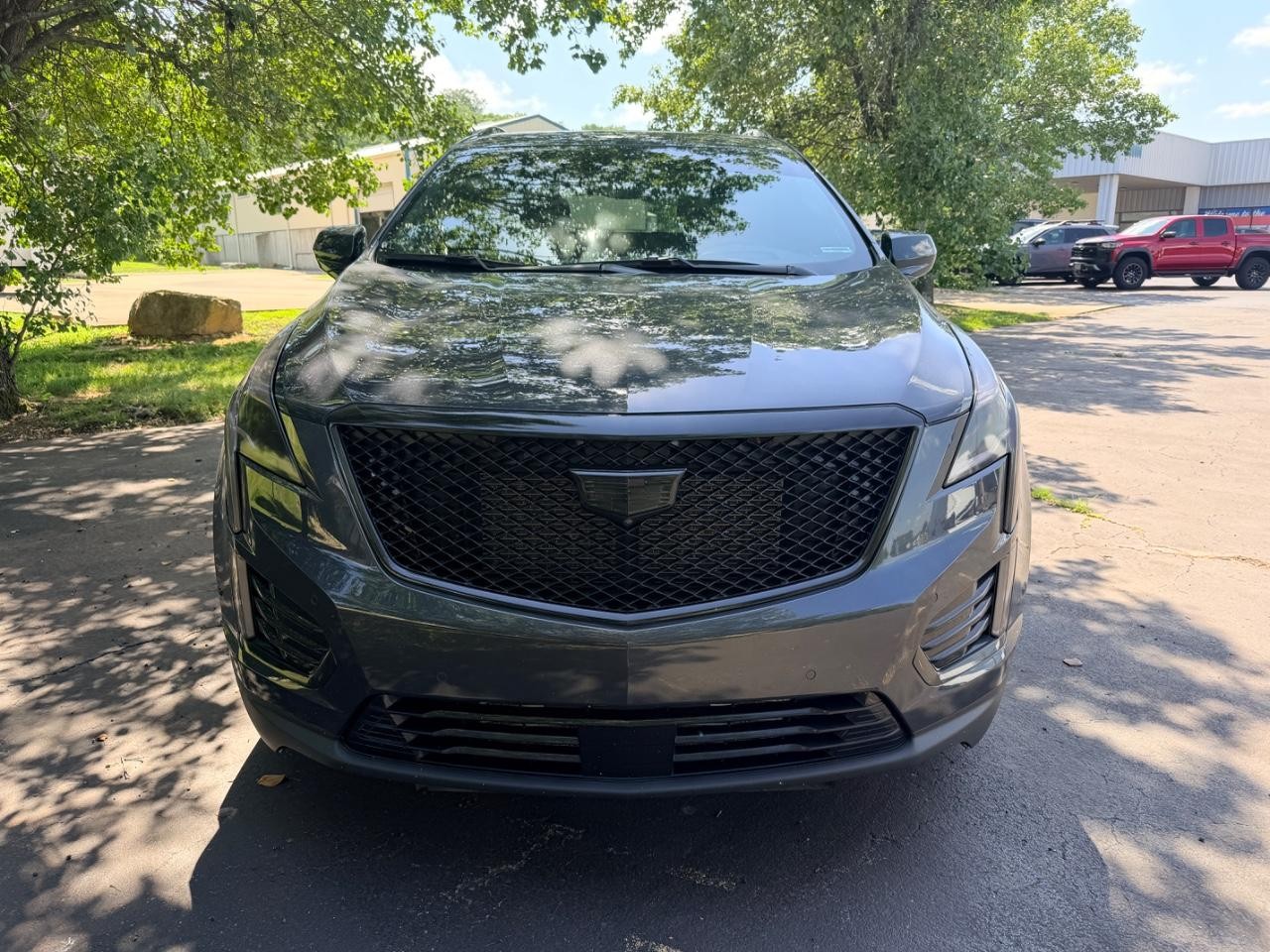 Cadillac XT5 Vehicle Full-screen Gallery Image 03