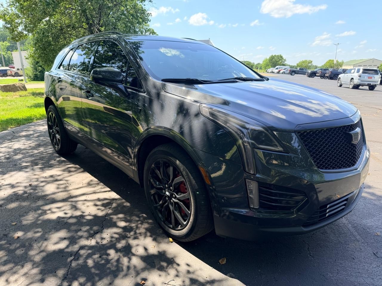 Cadillac XT5 Vehicle Full-screen Gallery Image 04