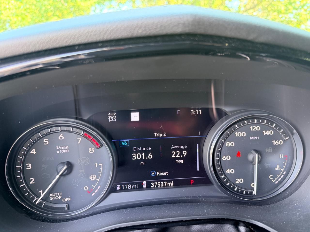 Cadillac XT5 Vehicle Full-screen Gallery Image 10