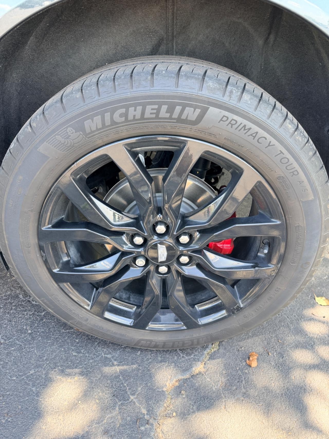 Cadillac XT5 Vehicle Full-screen Gallery Image 13