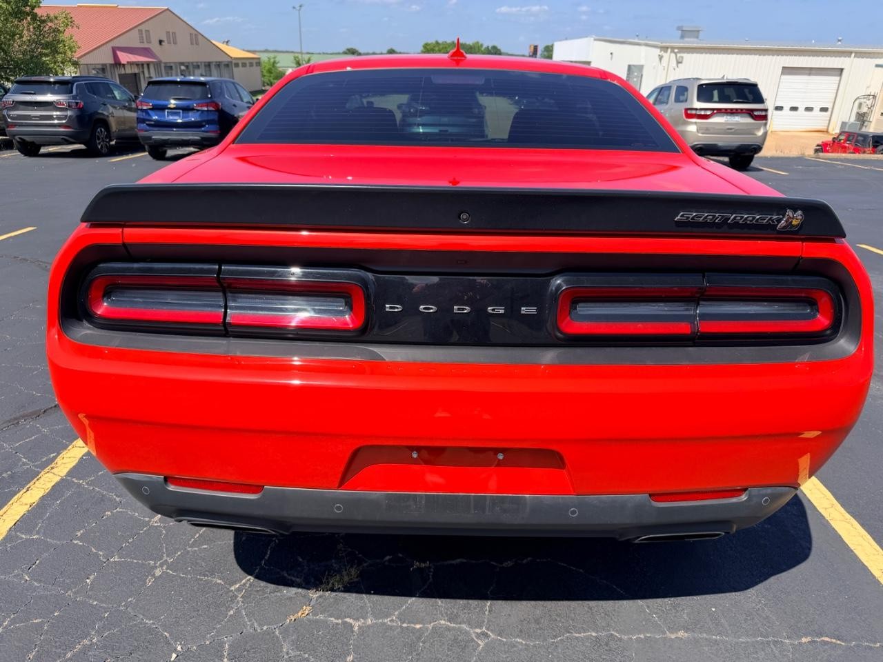 Dodge Challenger Vehicle Full-screen Gallery Image 06