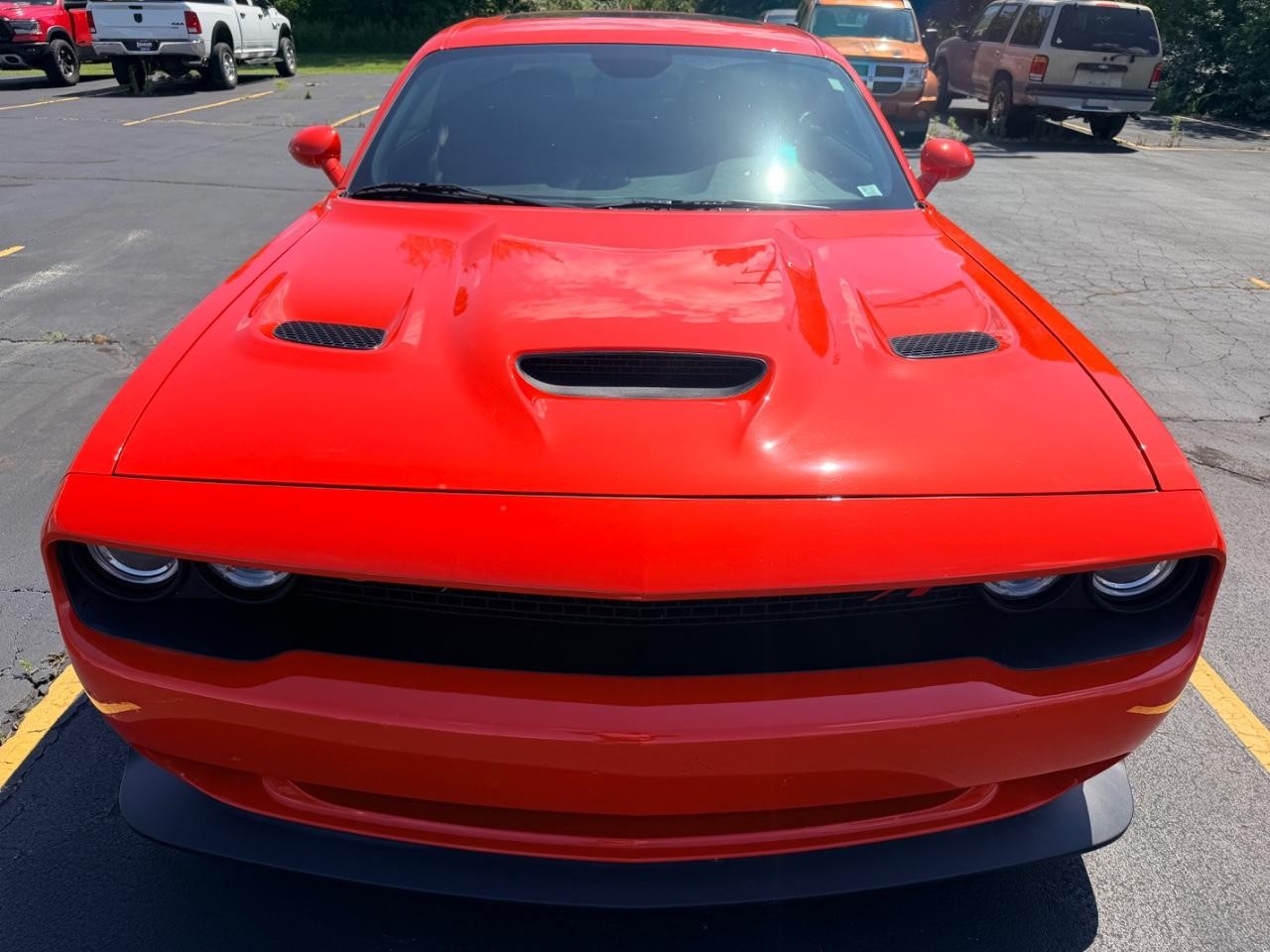 Dodge Challenger Vehicle Full-screen Gallery Image 09