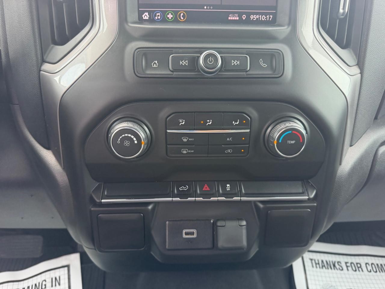 Chevrolet Silverado 1500 Vehicle Full-screen Gallery Image 14
